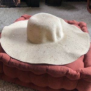 Floppy straw sunhat